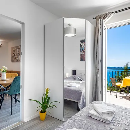 Golden Seaview Apartamento *