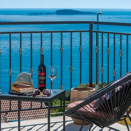 Golden Seaview Mlini