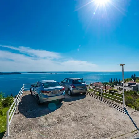 Golden Seaview Mlini